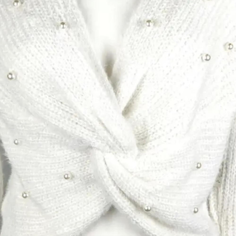 No boundaries White Twist Sweater - Picture 7 of 8